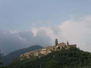 Xtrallusion photo gallery of Italy. Photos, pictures, images and photographs of the Italian Rivieras, the Italian Lakes, the Italian Alps, the Cinque Terre, the Amalfi coast and some of the most beautiful corners of Italy. Plus photos of Italian cities such as Pisa, Milan, Genoa and Rome.